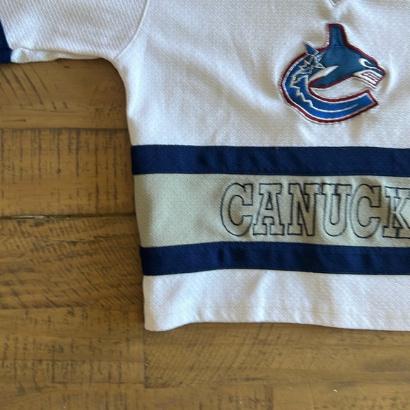 Vancouver Canucks Jersey - Child 24 Months - Picture 5 of 15